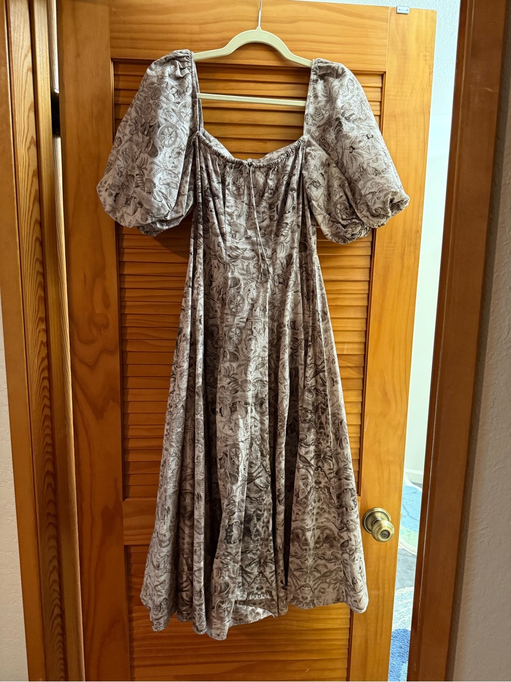Selkie brown day dress size S